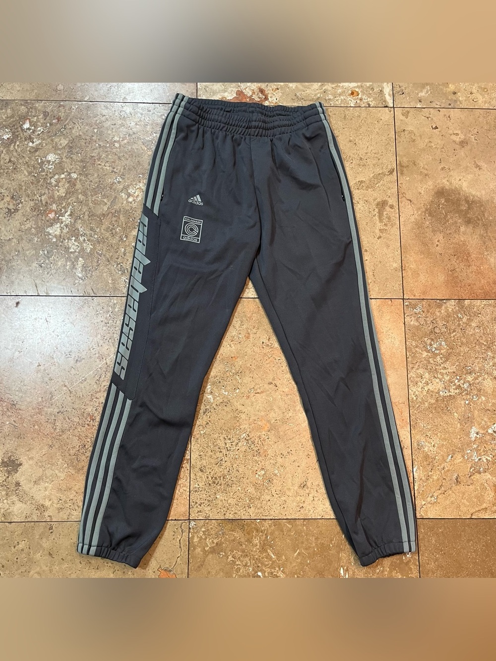 Adidas Yeezy Calabasas Men’s Track Pants Ink Wolves Grey Size Small Streetwear